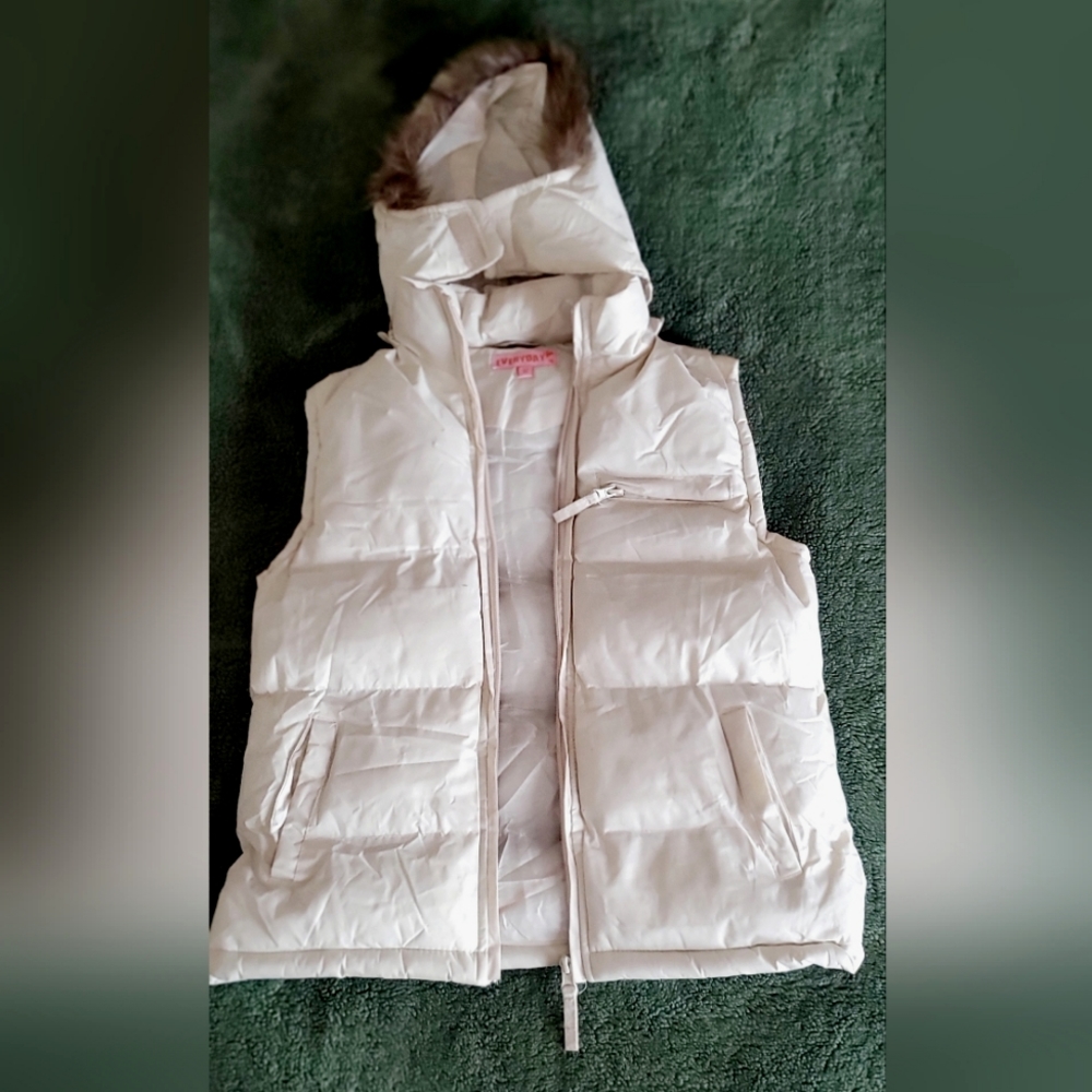 Cream Puffer Vest